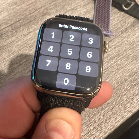 Apple Watch 45mm gold stainless with bands